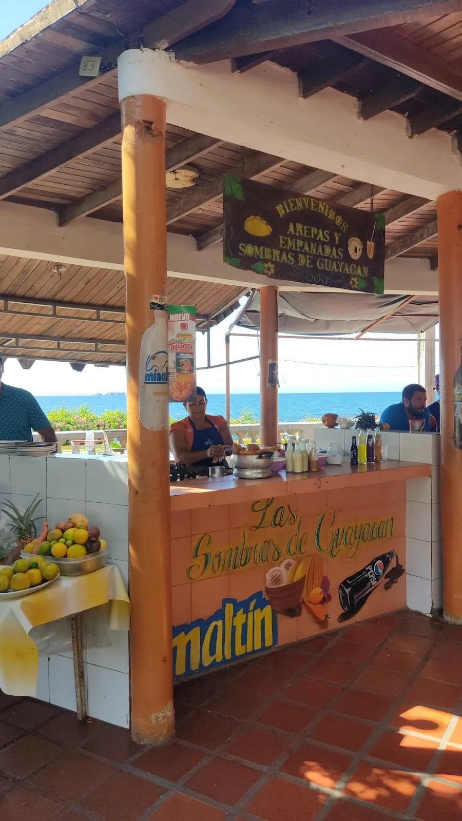 Arepas y Empanadas Las Sombras de Guayacán - Foto 3 | Guía Margarita