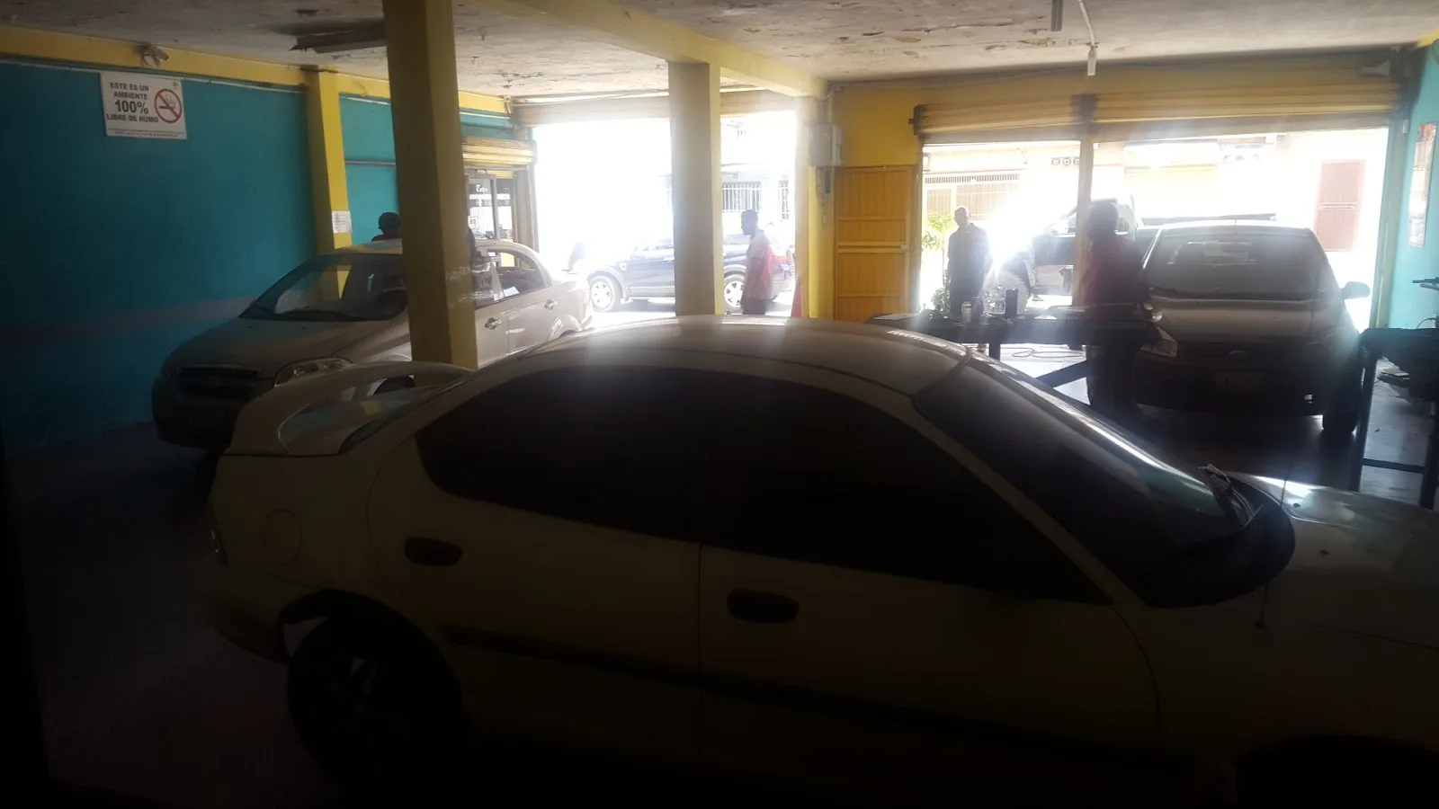 Auto Parabrisas y Tornillería Hugo C.A. - Foto 2 | Guía Margarita
