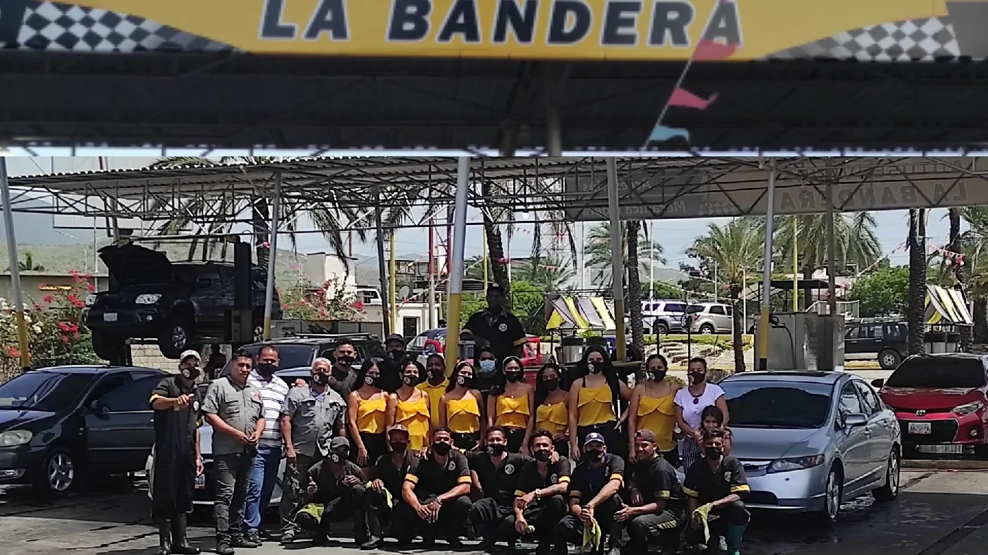 Autolavado y Autoservicios la Bandera Rattan Plaza (Pampatar)