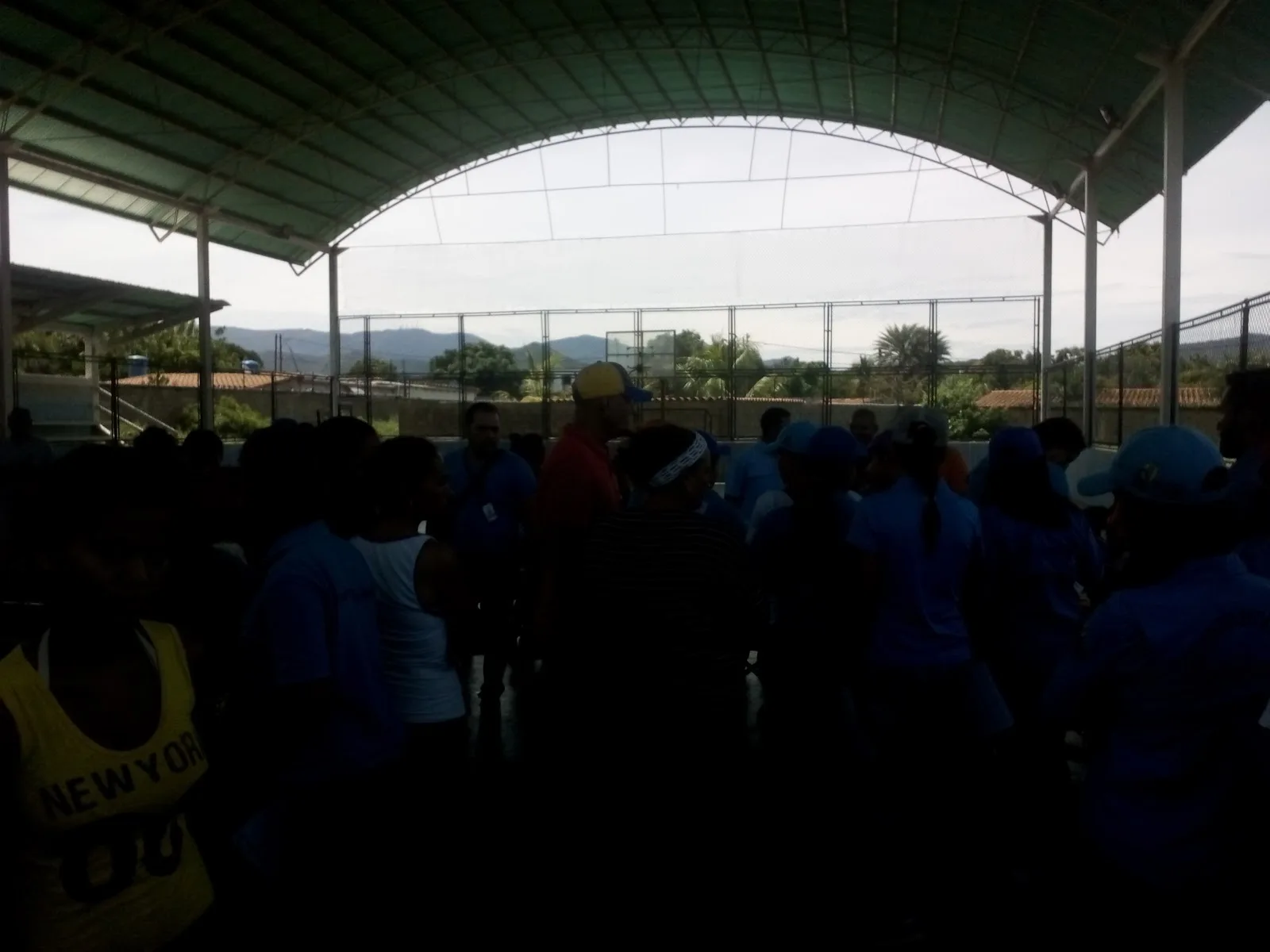 Cancha Techada de Usos Múltiples Mamá Chalía - Foto 3 | Guía Margarita