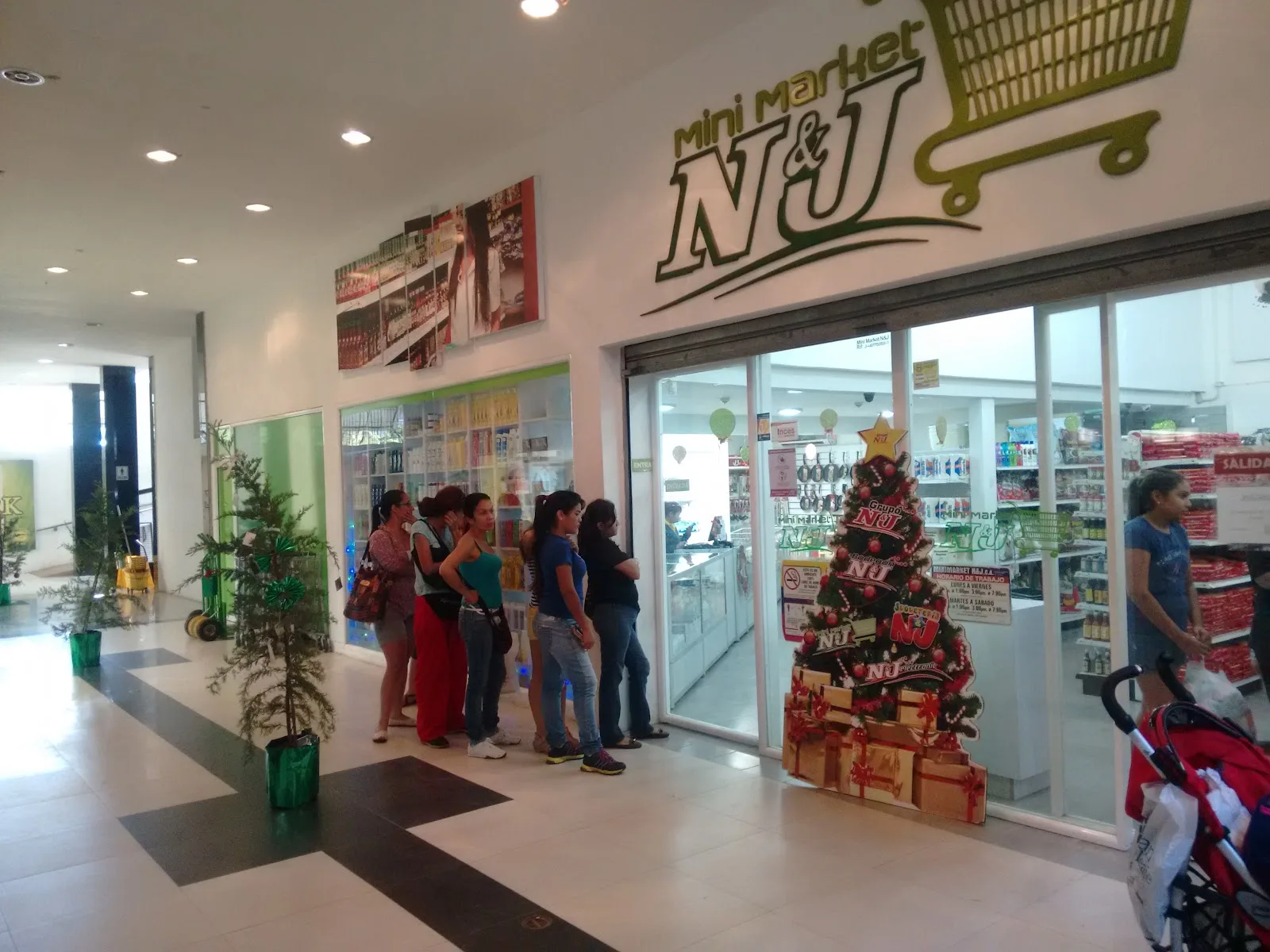 Centro Comercial Juangriego - Foto 2 | Guía Margarita