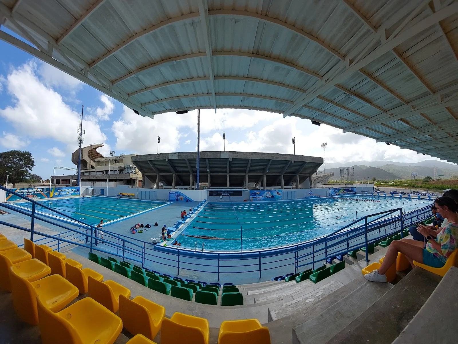 Complejo de Piscinas "Oliver Núñez"