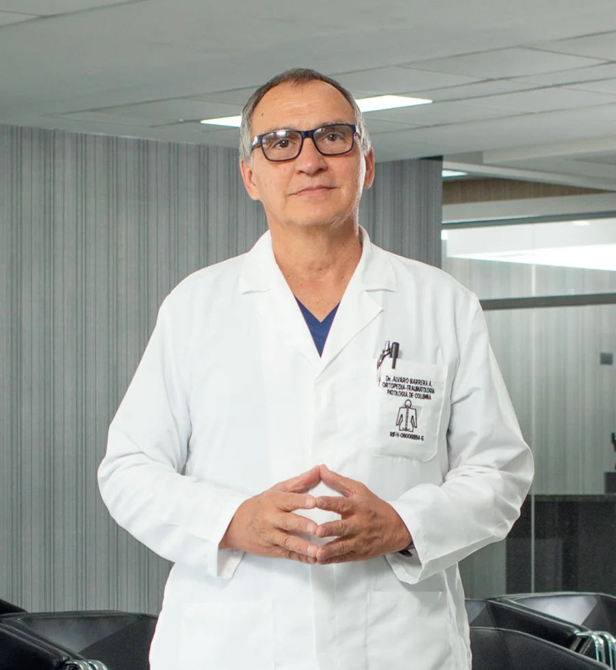 Dr. Álvaro Enrique Barrera Aguilar (Cirugía de Columna)