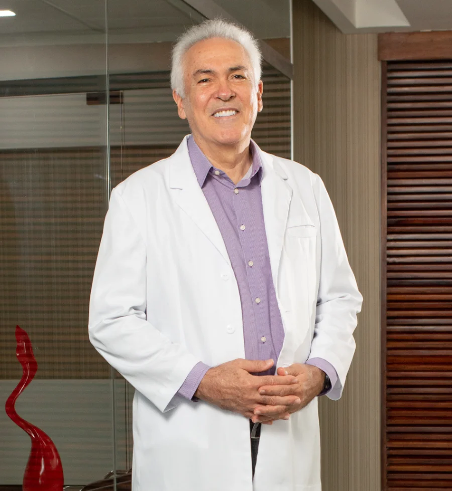 Dr. Carlos Russián (Neurocirugía)