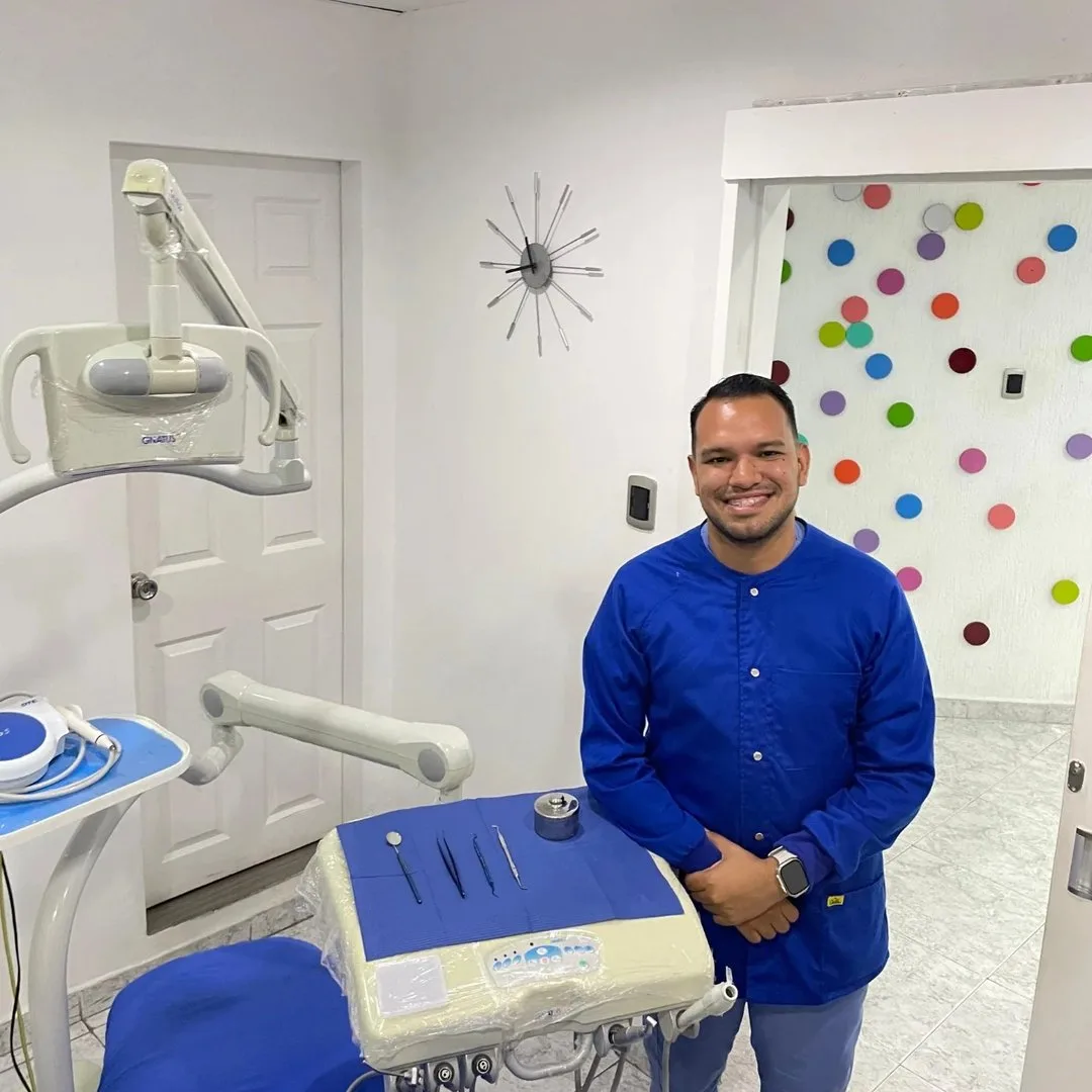 Dr. Deover López Odontología