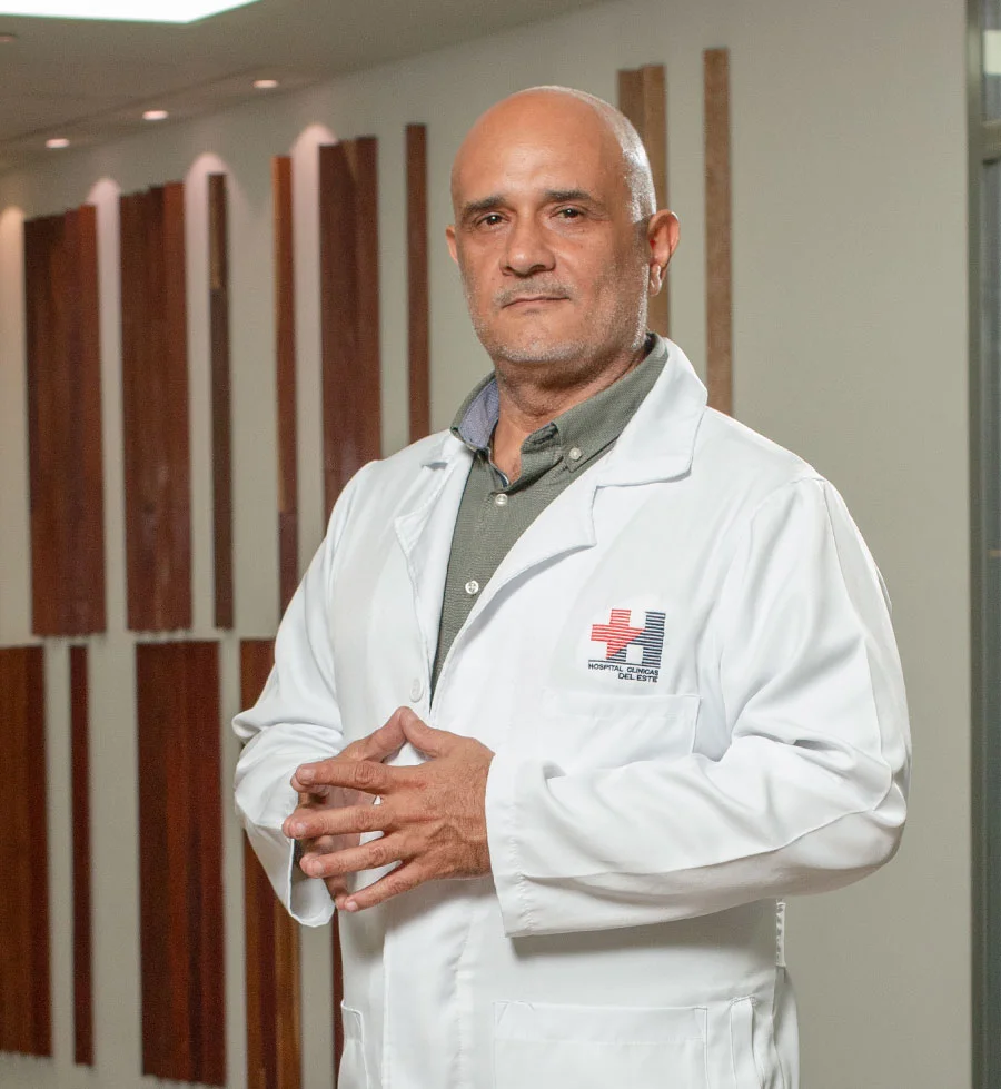 Dr. Grey Gabriel Molinaro Sollenni (Pediatría y Puericultura)