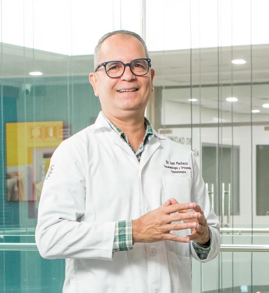 Dr. Iván Alexis Pacheco Cardenas (Traumatología y Ortopedia)