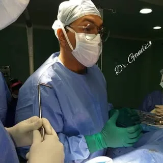 Dr. Juan Carlos Gandica (Cirugía Maxilofacial)