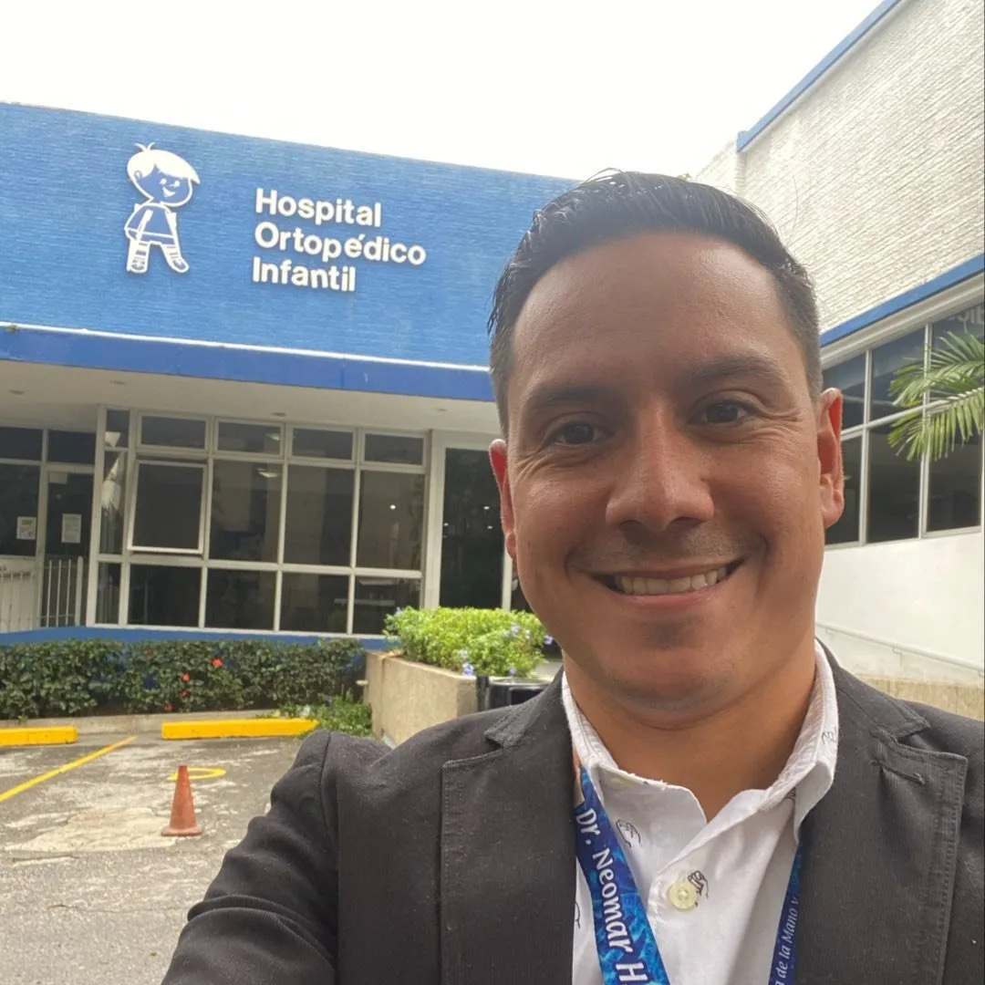 Dr. Neomar Balza (Cirugía de la Mano)