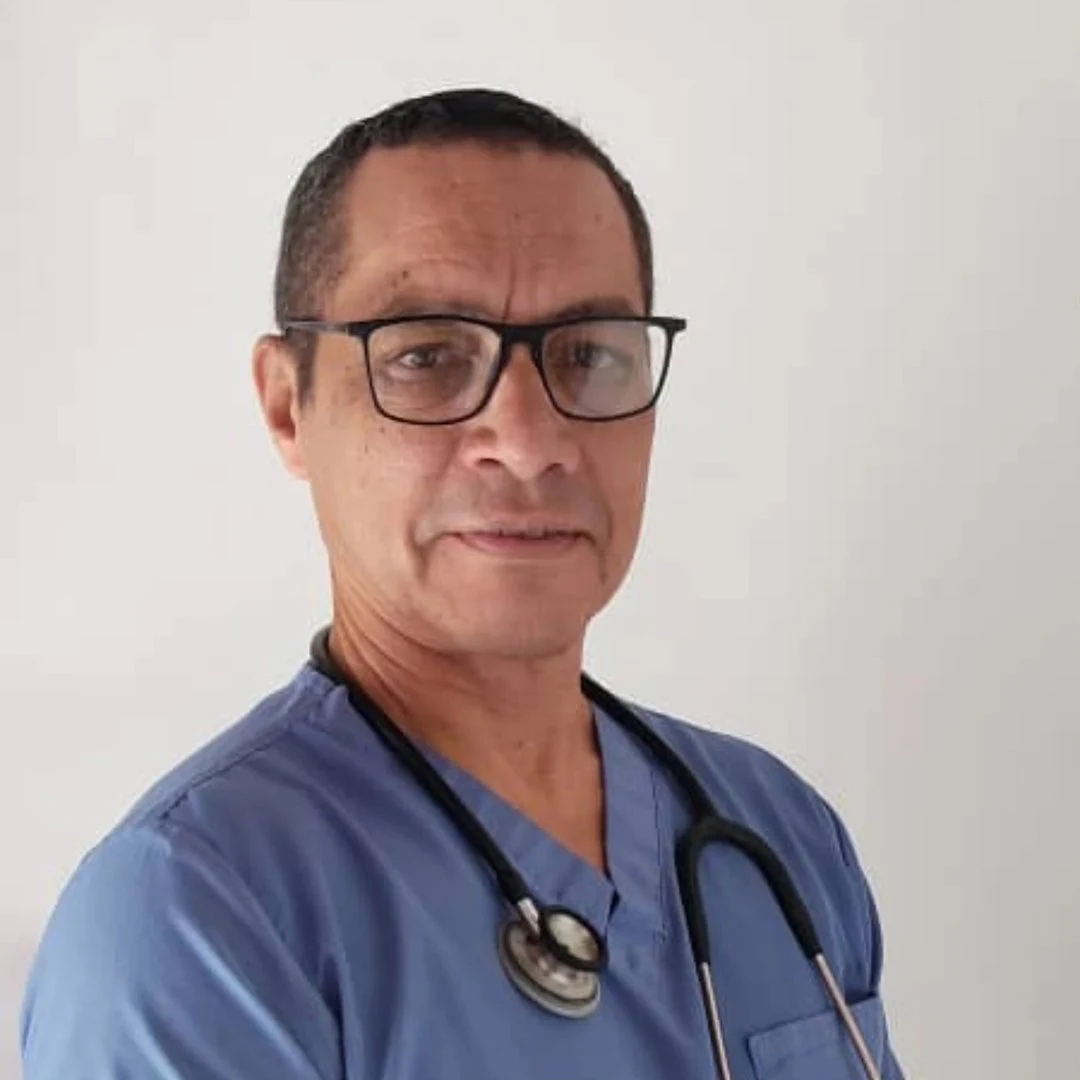 Dr. Roald Gómez Pérez (Endocrinólogo y Médico Internista)