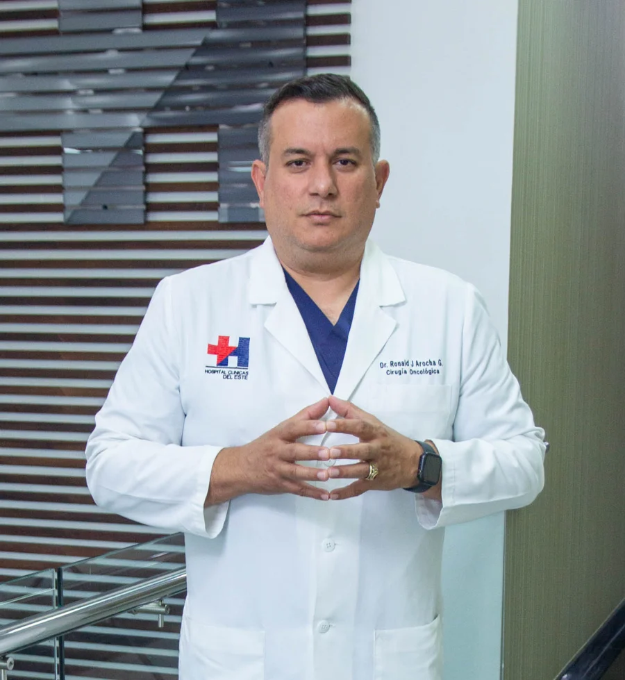 Dr. Ronald Arocha (Cirugía Oncológica)