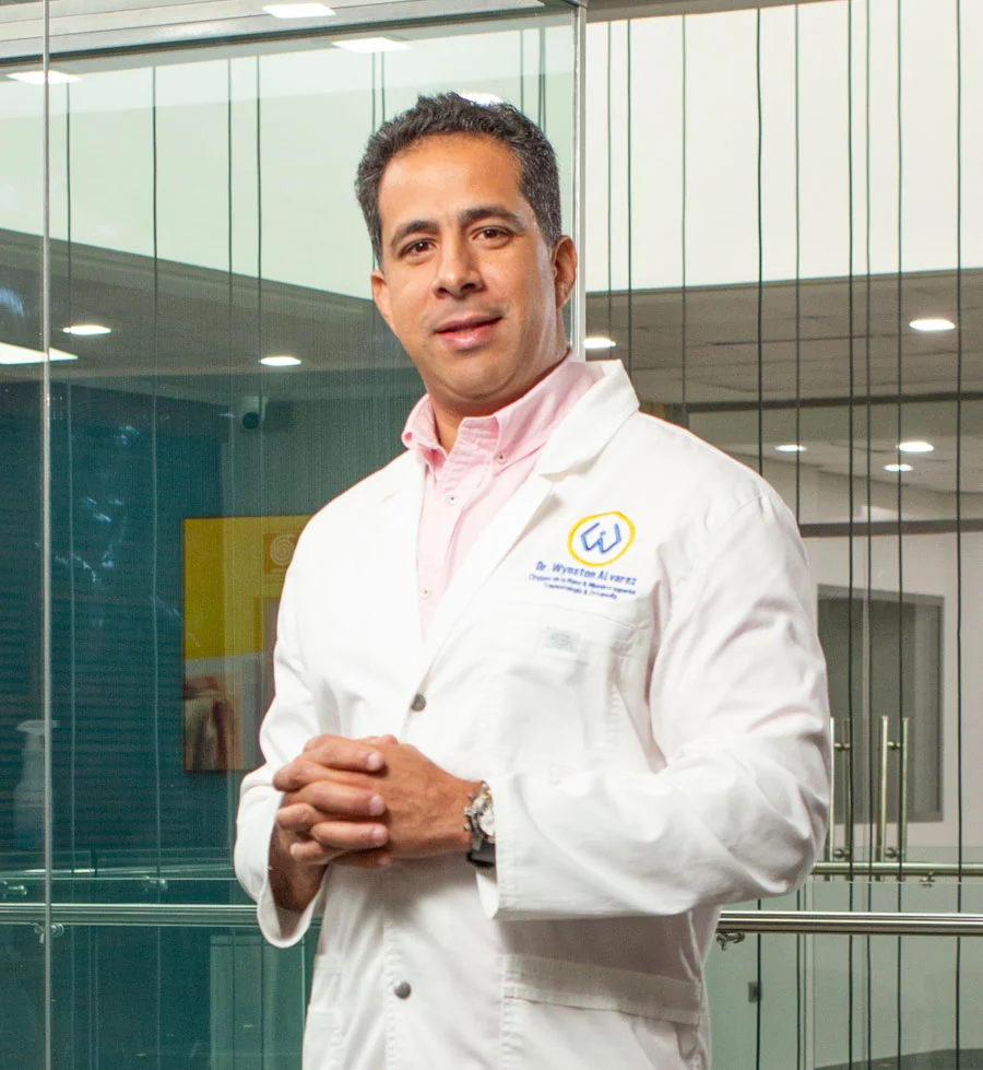 Dr. Wynston José Luis Alvarez Martínez (Cirugía de la Mano)