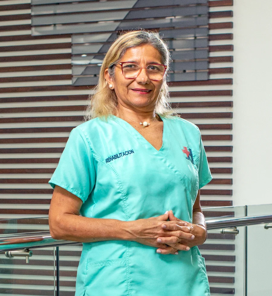 Dr. Yasmín Urbáez (Fisiatría y Rehabilitación)