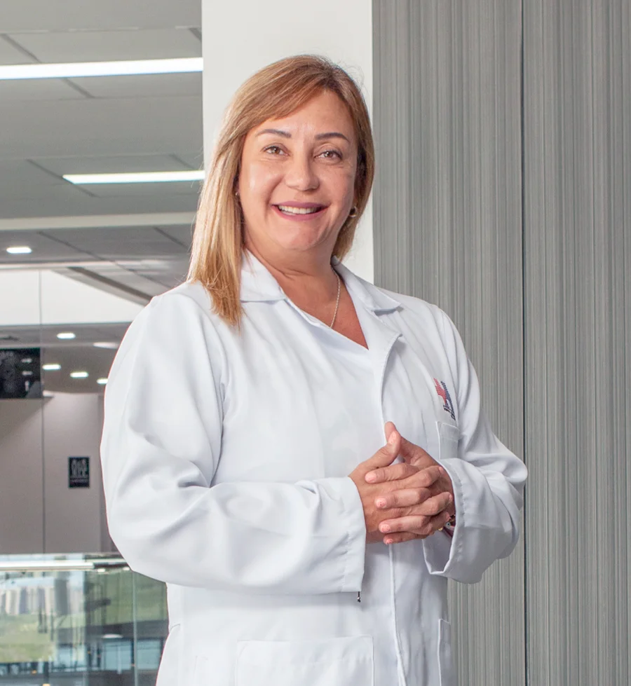Dra. Elena Gallardo (Traumatología y Ortopedia Infantil)