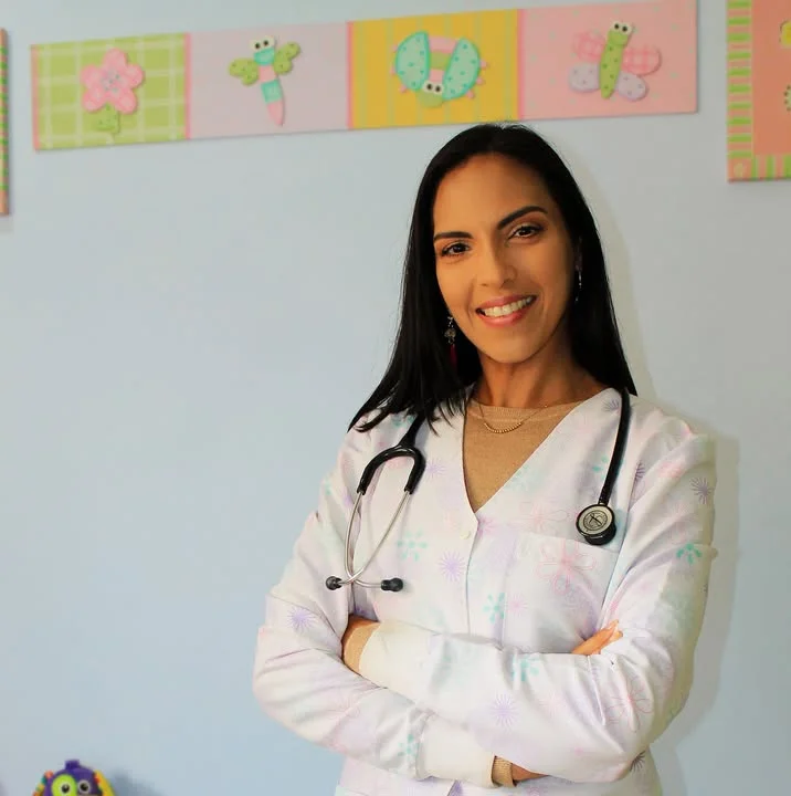 Dra. Morella Martínez (Pediatría y Puericultura)