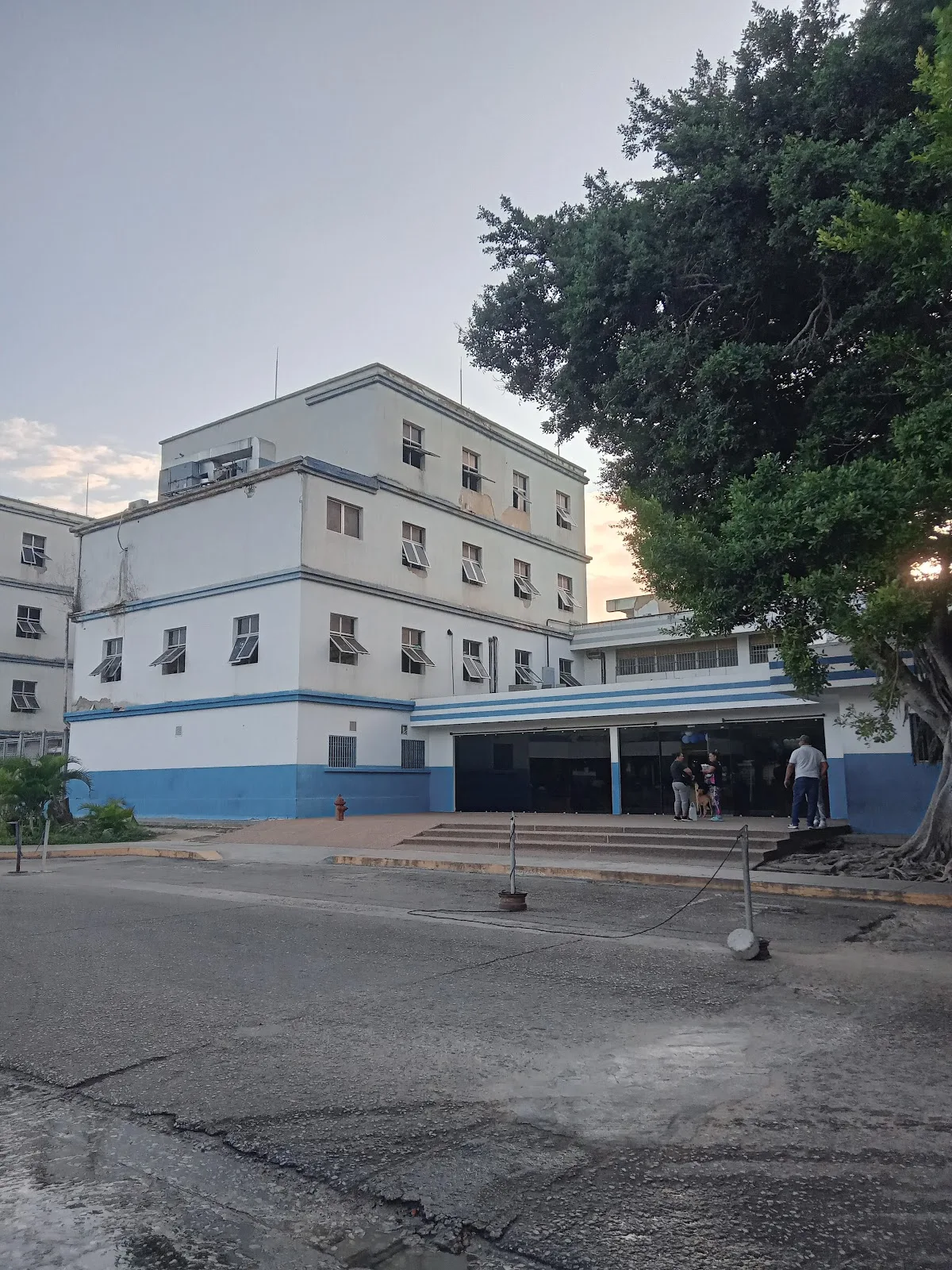 Hospital Central Dr. Luis Ortega (IVSS)