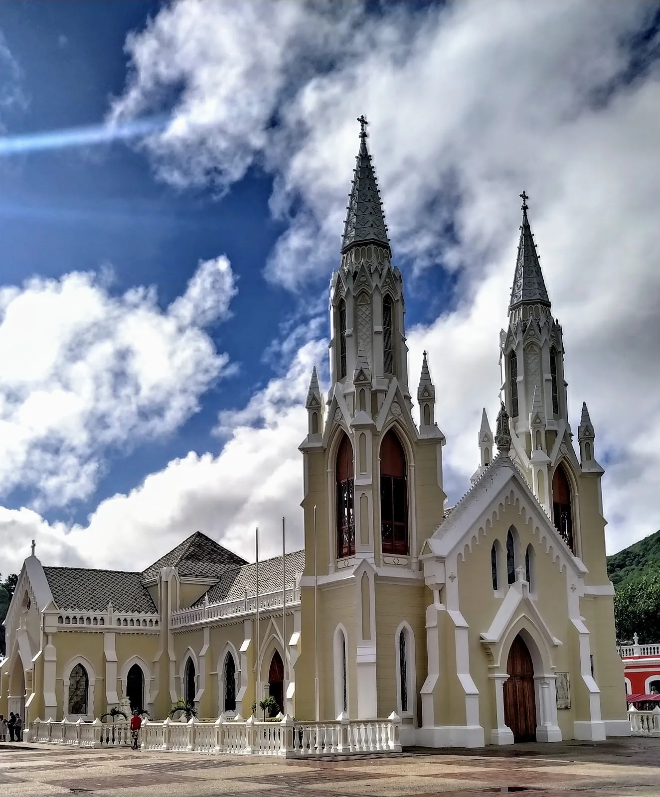 Iglesia Nuestra Señora del Valle de los Guaiqueries - Foto 3 | Guía Margarita