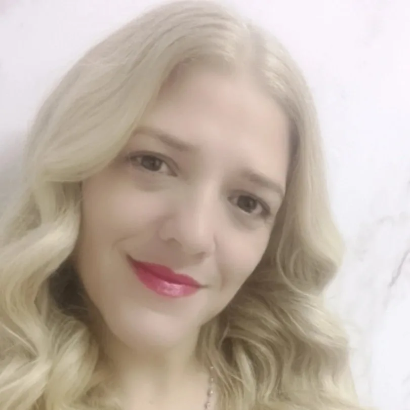 Jennifer Anais Estilista