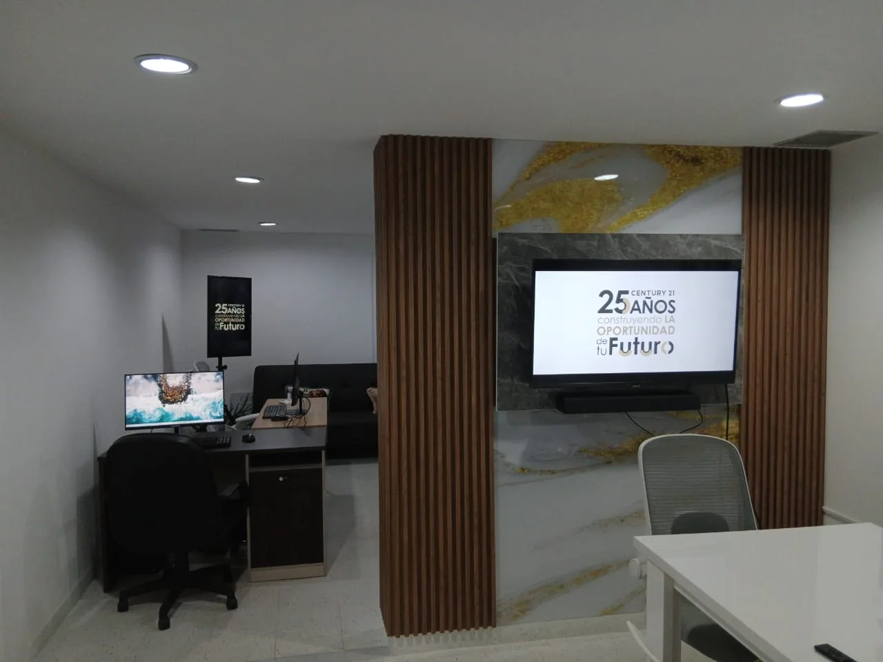 Jesús Cabello Century21 - Foto 2 | Guía Margarita