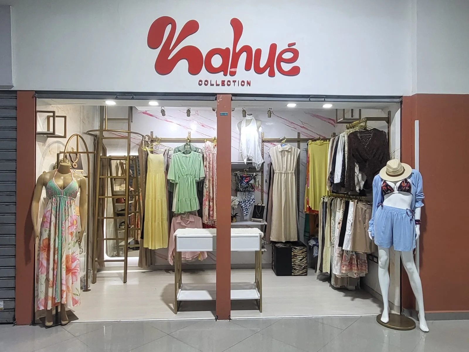 Kahue Collection