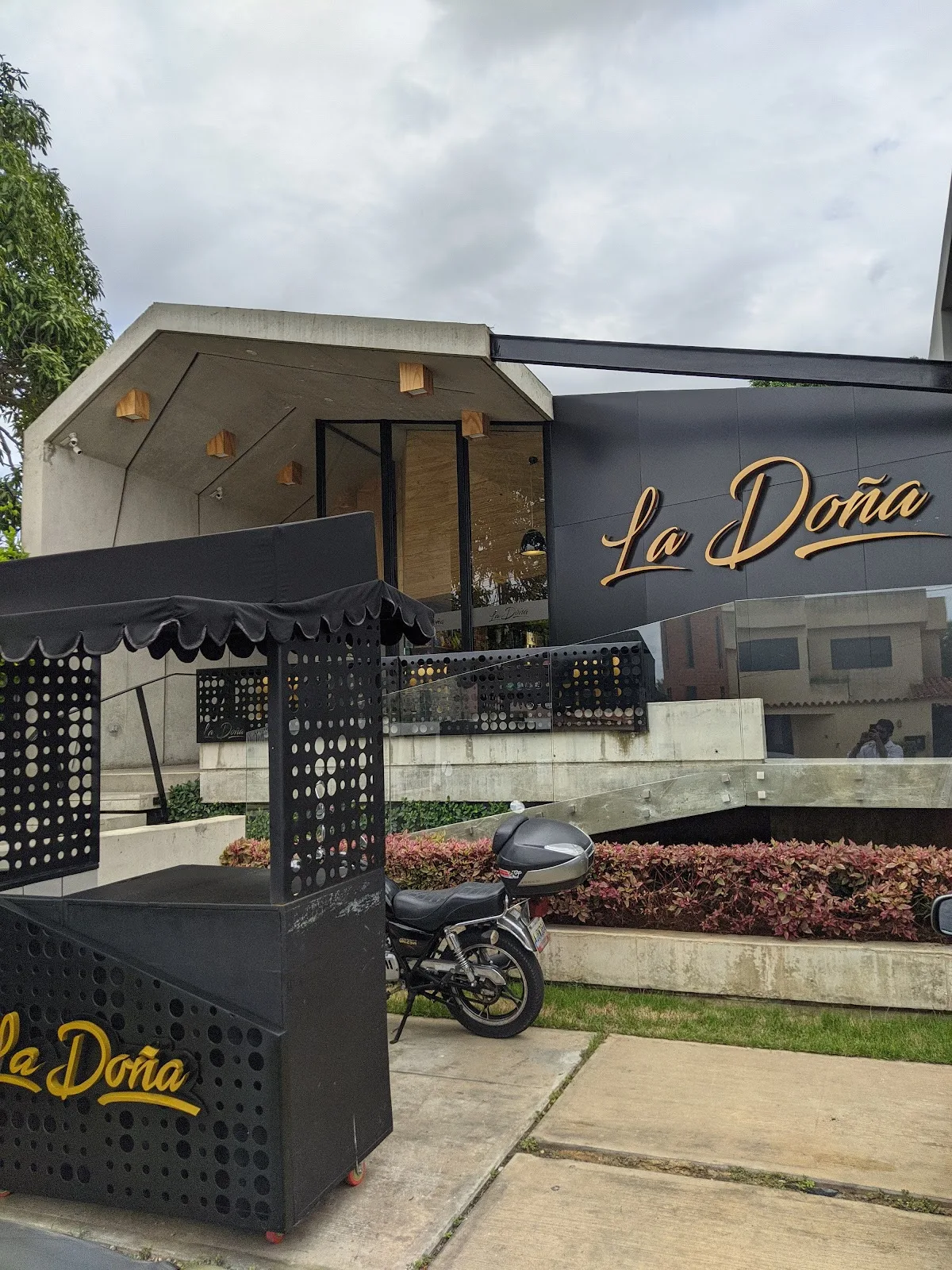 La Doña Market