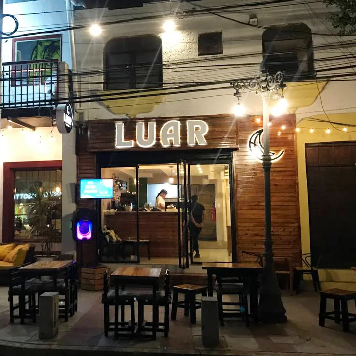 Luar Food & Drinks