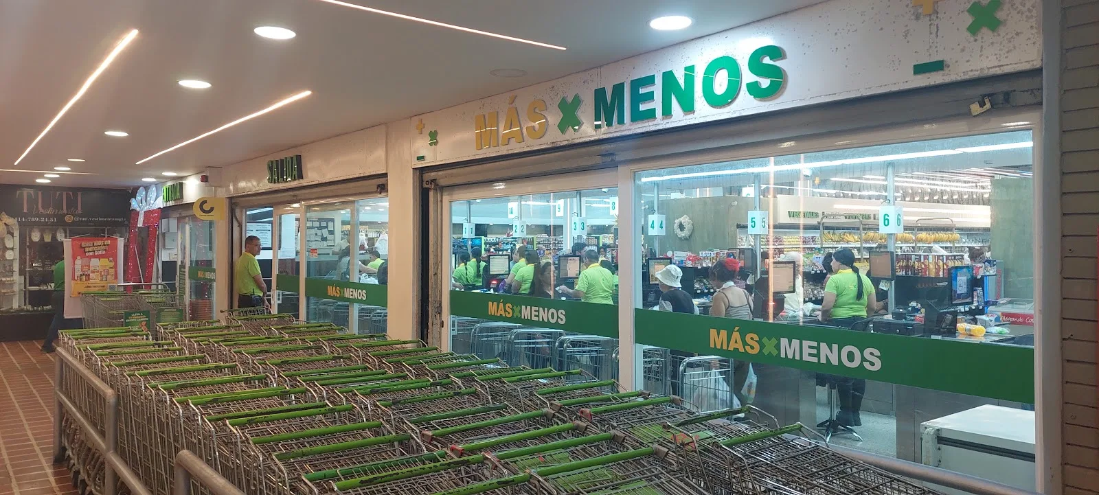 Más X Menos (Centro Comercial Jorge Coll) - Foto 2 | Guía Margarita
