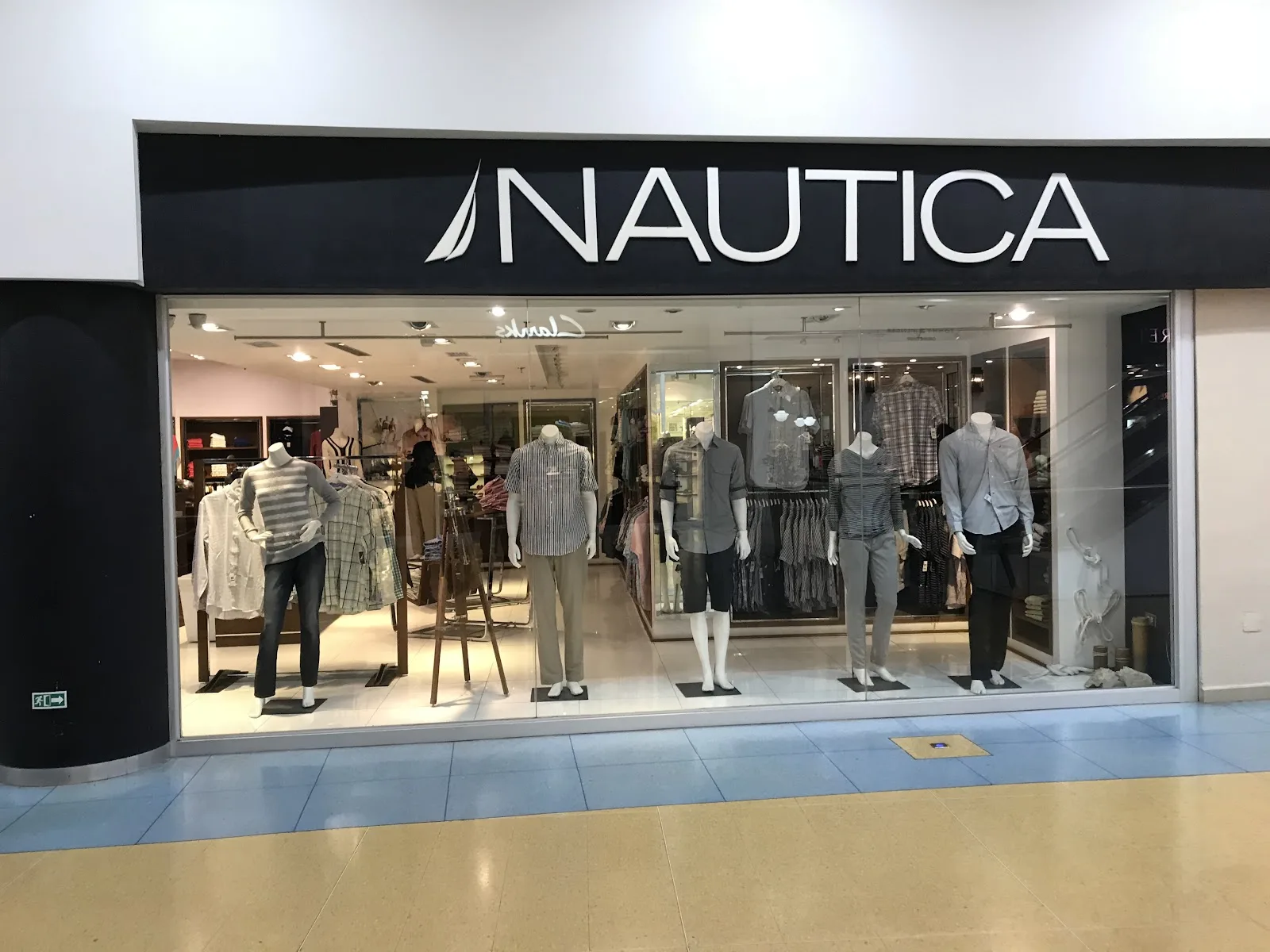 Nautica (Centro Comercial La Vela)