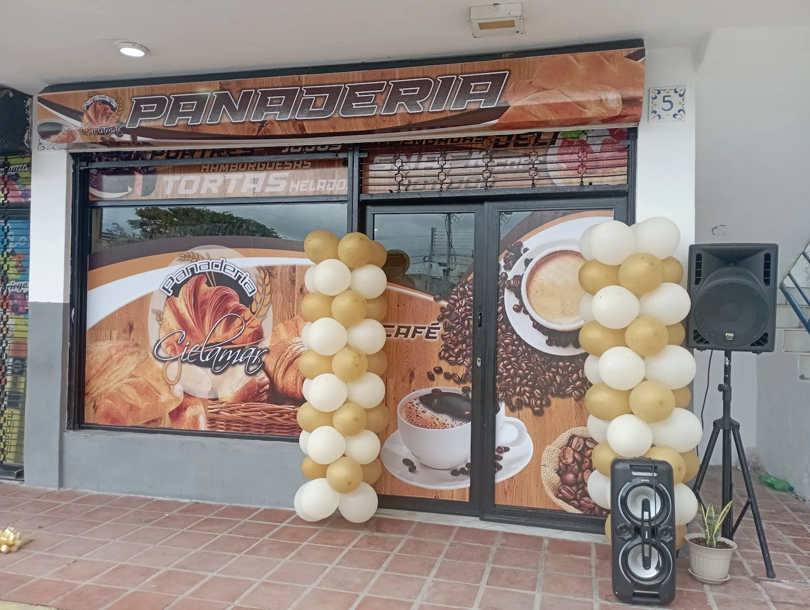 Panadería y Minimarket Cielamar