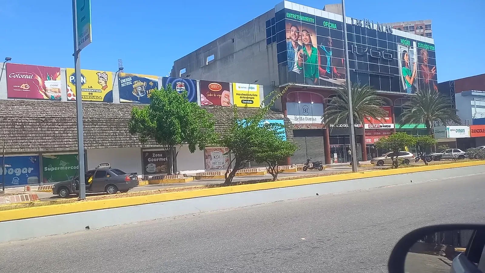 Rattan Avenida 4 de Mayo
