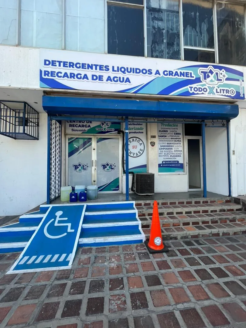Todo por Litro Detergente Líquido y Agua Potable