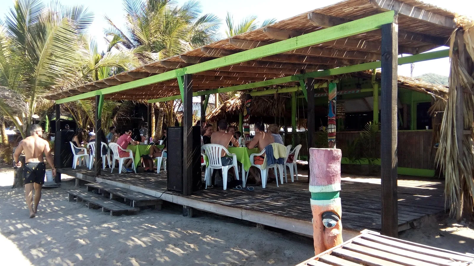 Tortuga Verde Bar & Lounge