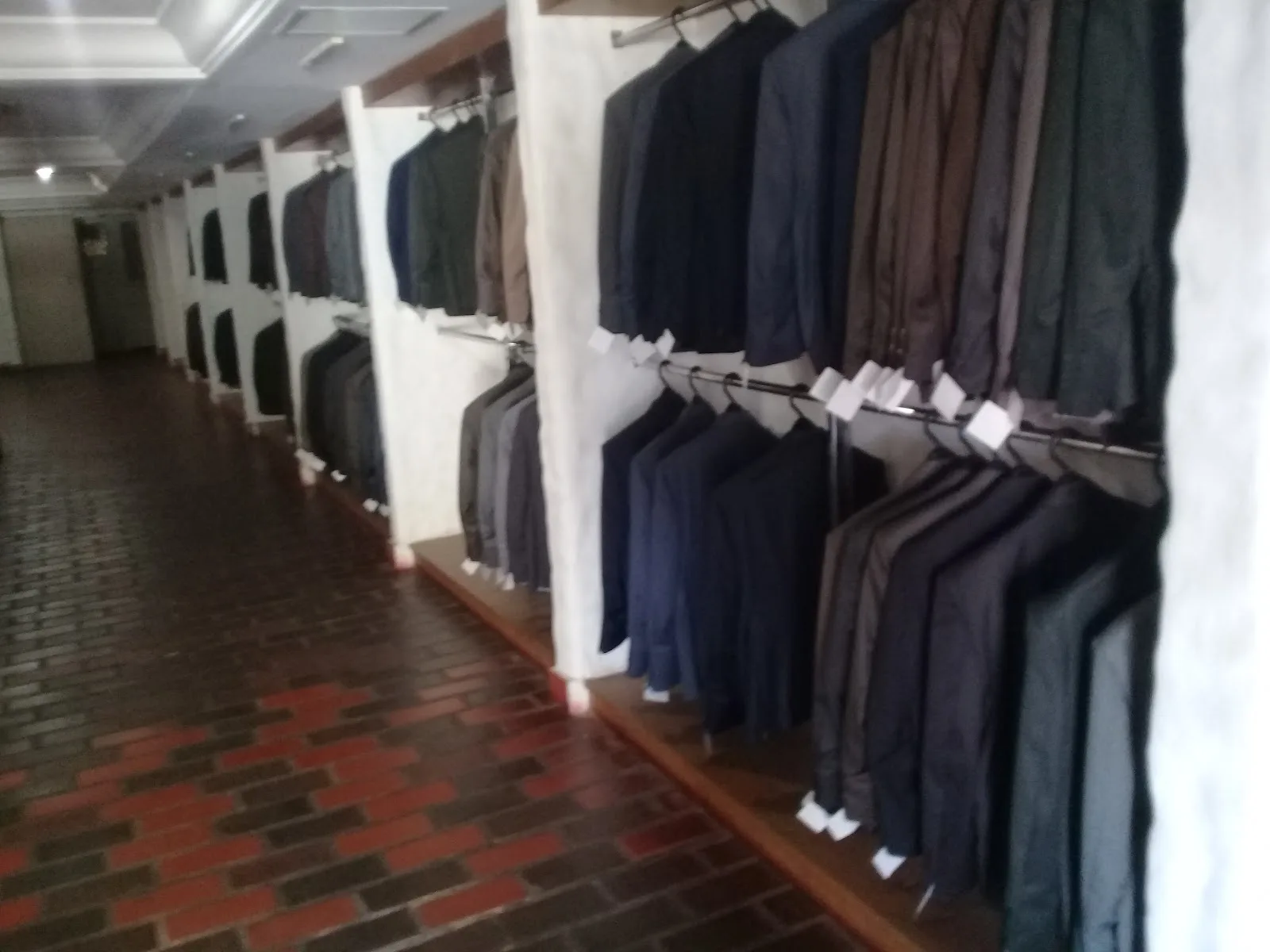 Trajes Montecristo - Foto 2 | Guía Margarita